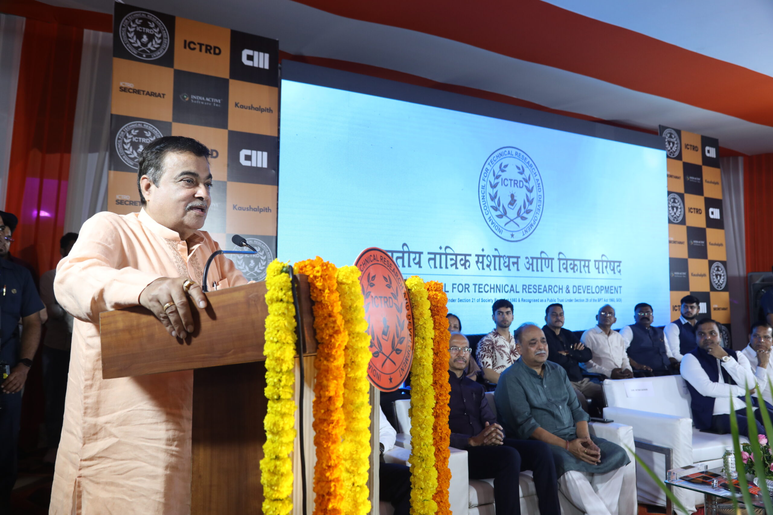 Nitinji Gadkari addressing the attendees at ICTRD Secretariat inauguration